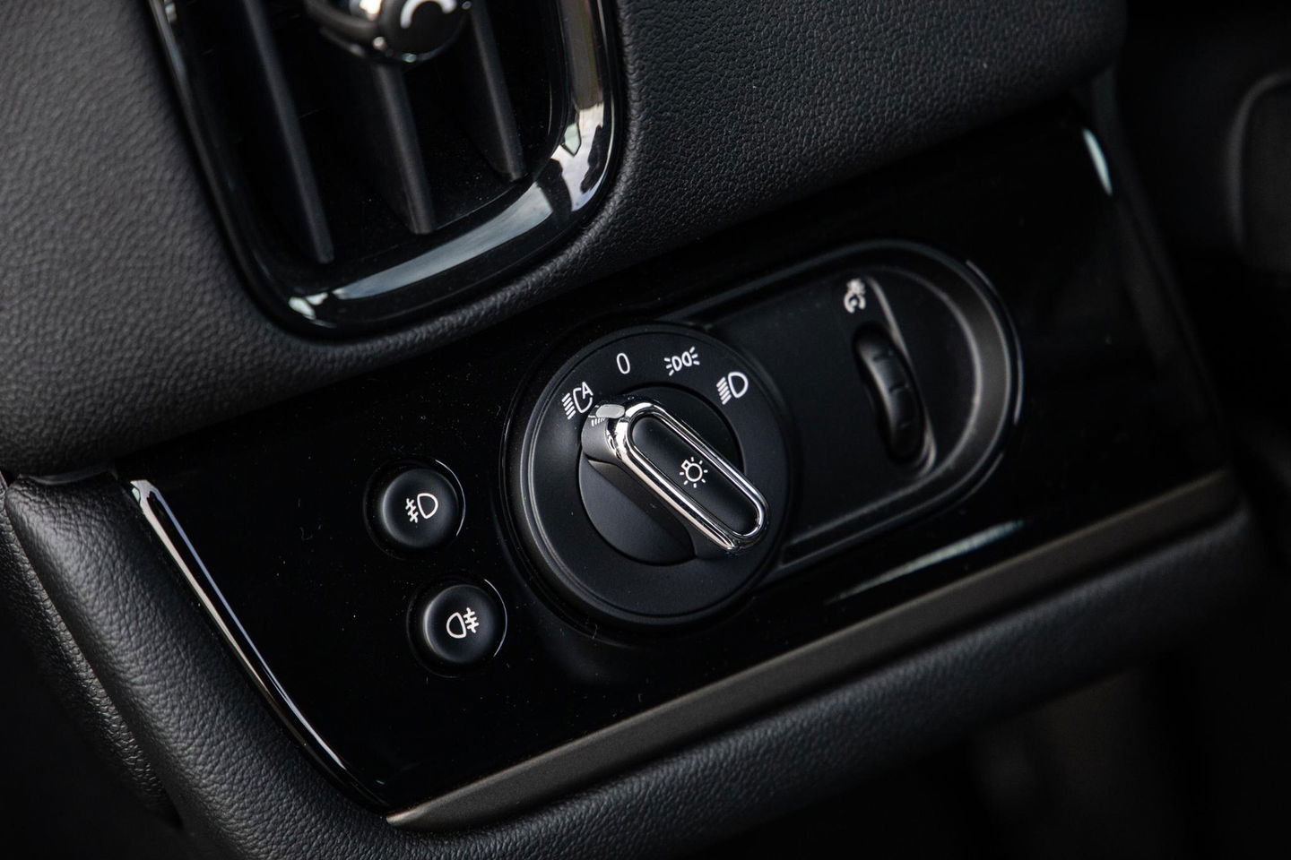 MINI Countryman 1.5 Cooper S E ALL4 Essential CAMERA / NAVI / CARPLAY / AIRCO / ZWART / STOELVERWARMING