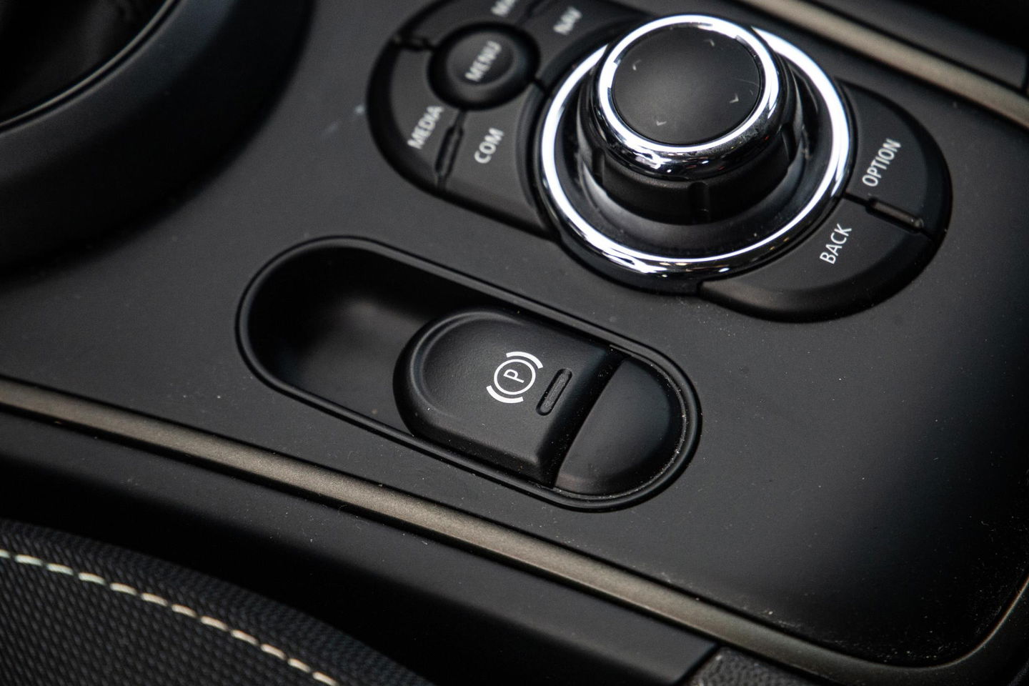 MINI Countryman 1.5 Cooper S E ALL4 Essential CAMERA / NAVI / CARPLAY / AIRCO / ZWART / STOELVERWARMING