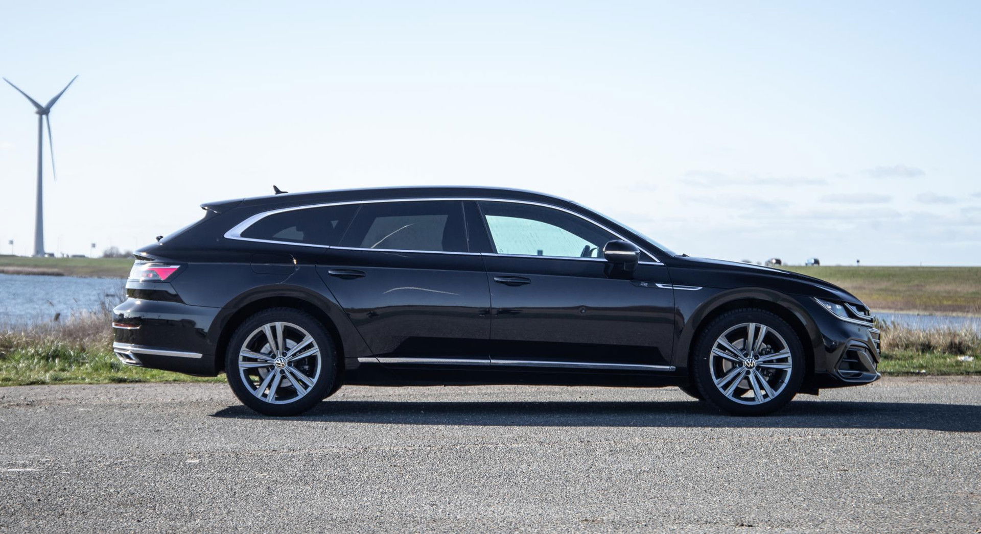 Volkswagen Arteon 1.4 TSI eHybrid R-Line Business CARPLAY / LEER / CAMERA / MEMMORY / LED / STOELVERWARMING