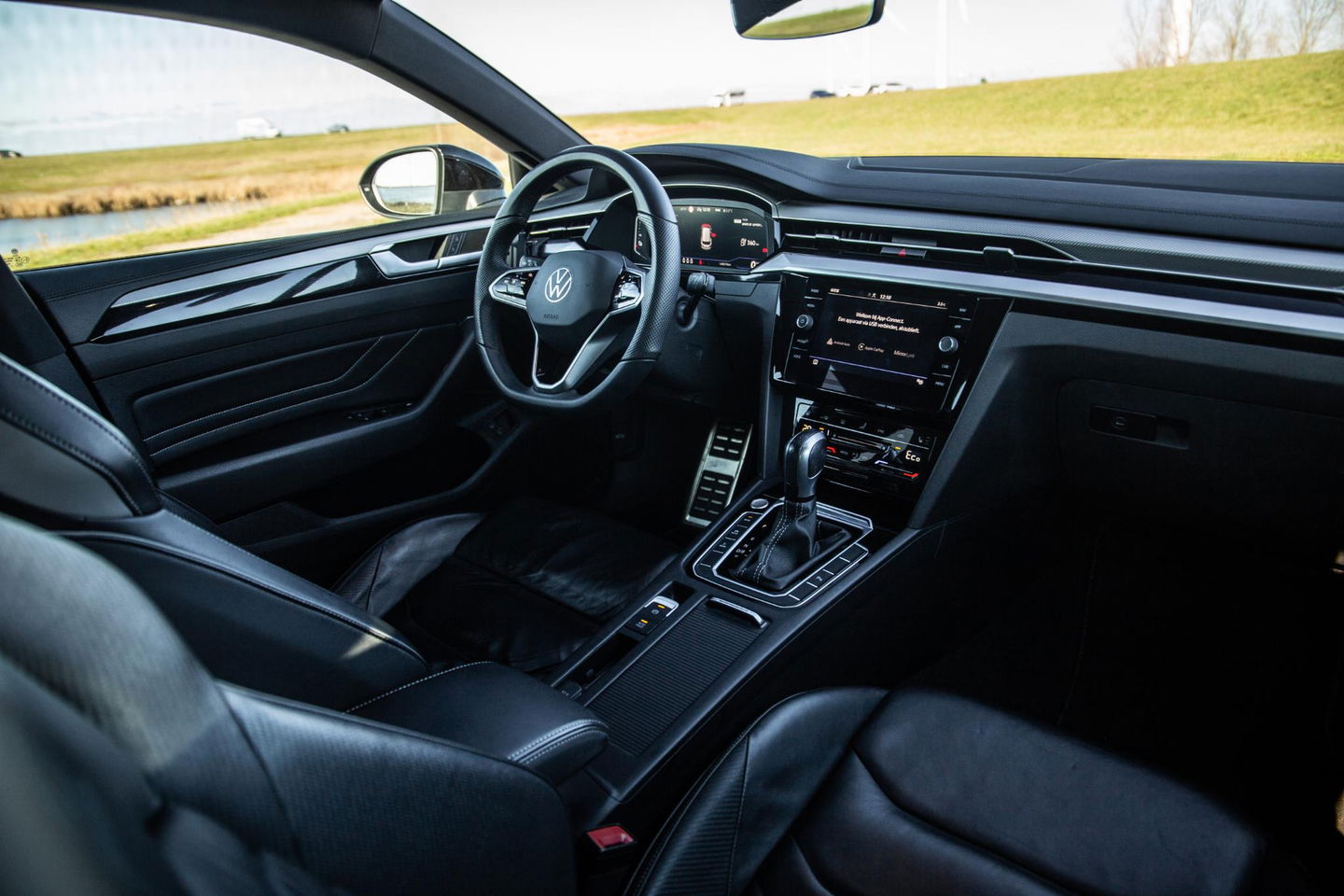 Volkswagen Arteon 1.4 TSI eHybrid R-Line Business CARPLAY / LEER / CAMERA / MEMMORY / LED / STOELVERWARMING