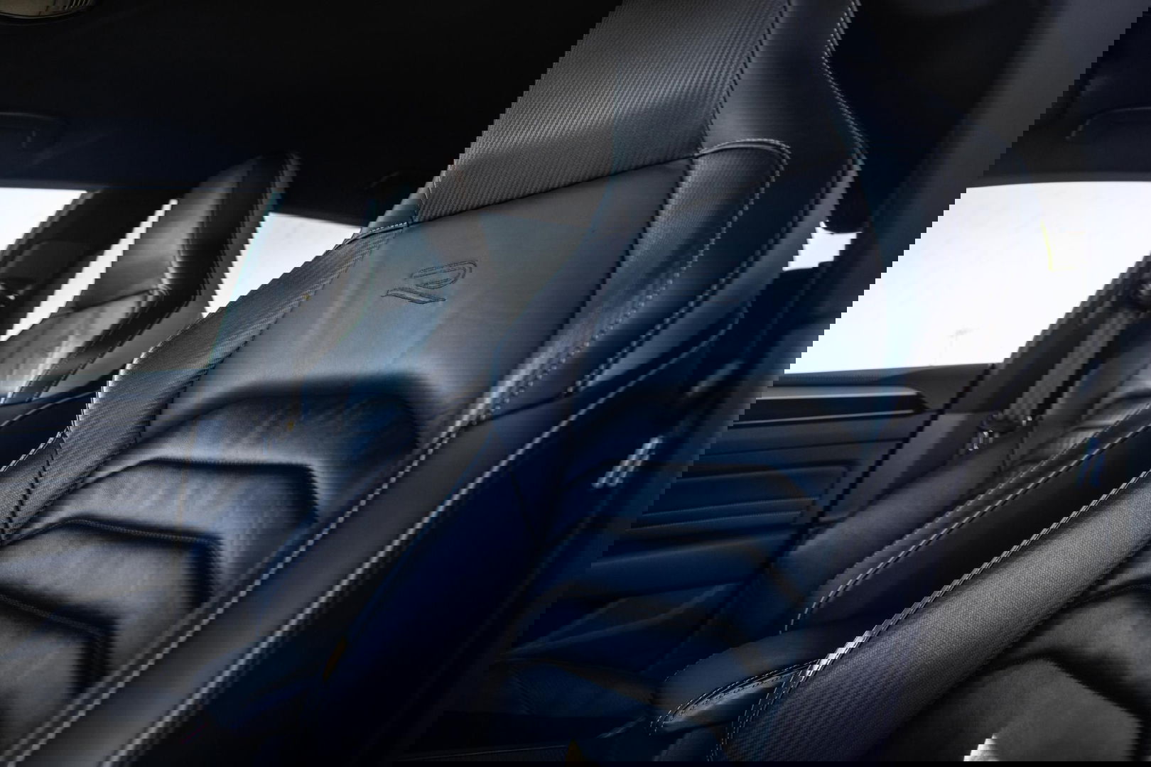 Volkswagen Arteon 1.4 TSI eHybrid R-Line Business CARPLAY / LEER / CAMERA / MEMMORY / LED / STOELVERWARMING