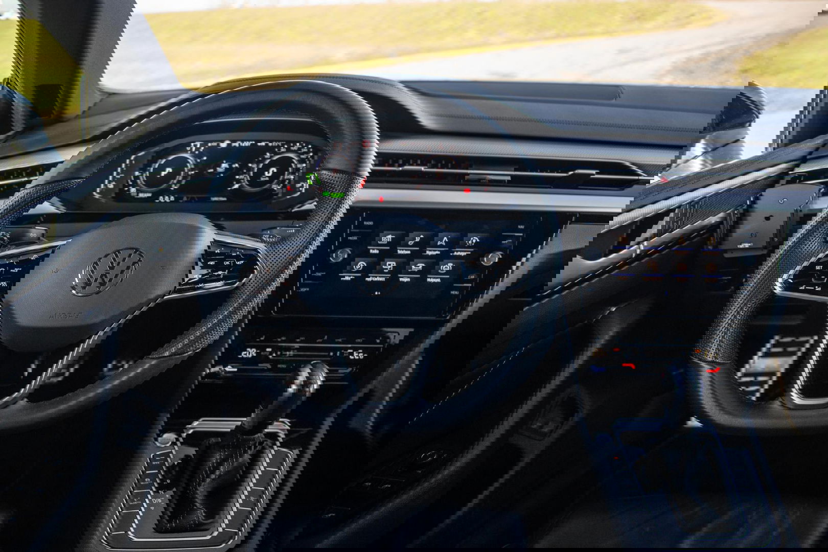 Volkswagen Arteon 1.4 TSI eHybrid R-Line Business CARPLAY / LEER / CAMERA / MEMMORY / LED / STOELVERWARMING