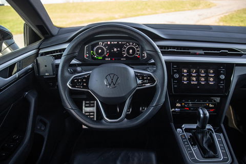 Volkswagen Arteon 1.4 TSI eHybrid R-Line Business CARPLAY / LEER / CAMERA / MEMMORY / LED / STOELVERWARMING