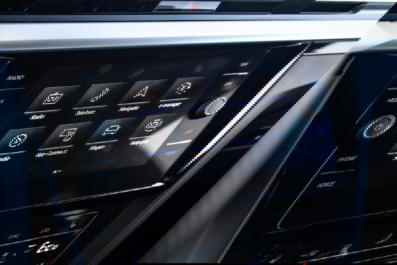 Volkswagen Arteon 1.4 TSI eHybrid R-Line Business CARPLAY / LEER / CAMERA / MEMMORY / LED / STOELVERWARMING