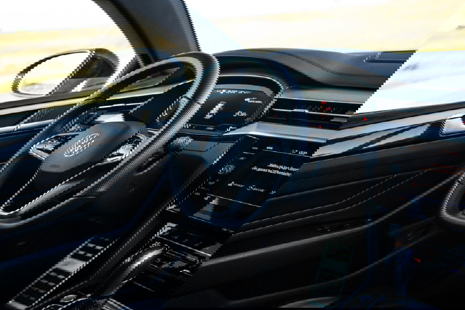 Volkswagen Arteon 1.4 TSI eHybrid R-Line Business CARPLAY / LEER / CAMERA / MEMMORY / LED / STOELVERWARMING