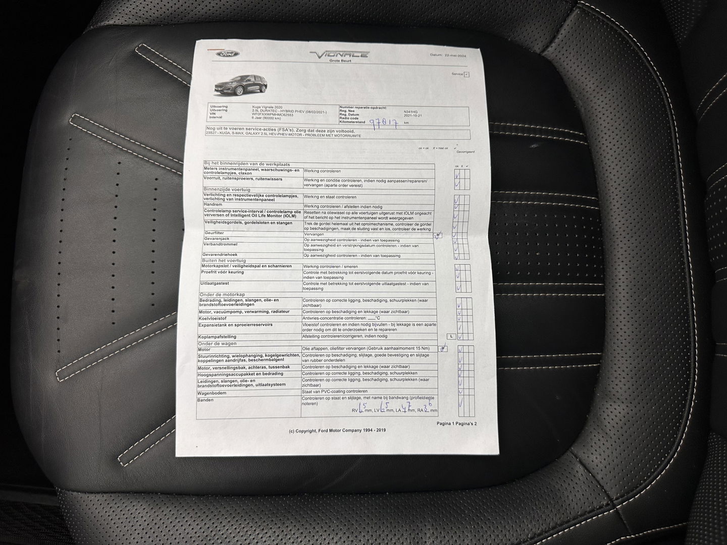 Ford Kuga 2.5 PHEV Vignale (Plug-In) (INCL-BTW) Aut. *LEATHER | DIGI-COCKPIT | FULL-LED | KEYLESS | CAMERA | DAB | CARPLAY | NAVI-FULLMAP | MEMORY-PACK | HEATED-COMFORTSEATS | PRIVACYGLASS | TOWBAR | LANE-ASSIST | 18''ALU*