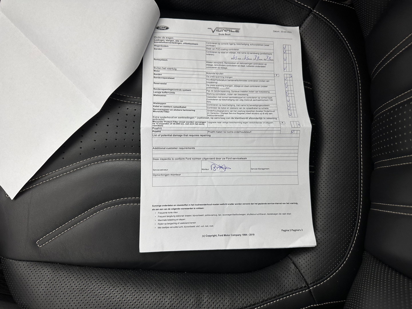 Ford Kuga 2.5 PHEV Vignale (Plug-In) (INCL-BTW) Aut. *LEATHER | DIGI-COCKPIT | FULL-LED | KEYLESS | CAMERA | DAB | CARPLAY | NAVI-FULLMAP | MEMORY-PACK | HEATED-COMFORTSEATS | PRIVACYGLASS | TOWBAR | LANE-ASSIST | 18''ALU*