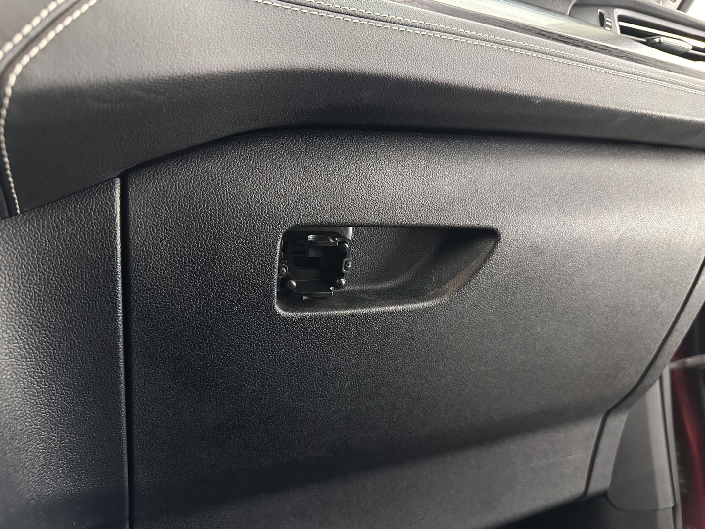 Ford Kuga 2.5 PHEV Vignale (Plug-In) (INCL-BTW) Aut. *LEATHER | DIGI-COCKPIT | FULL-LED | KEYLESS | CAMERA | DAB | CARPLAY | NAVI-FULLMAP | MEMORY-PACK | HEATED-COMFORTSEATS | PRIVACYGLASS | TOWBAR | LANE-ASSIST | 18''ALU*