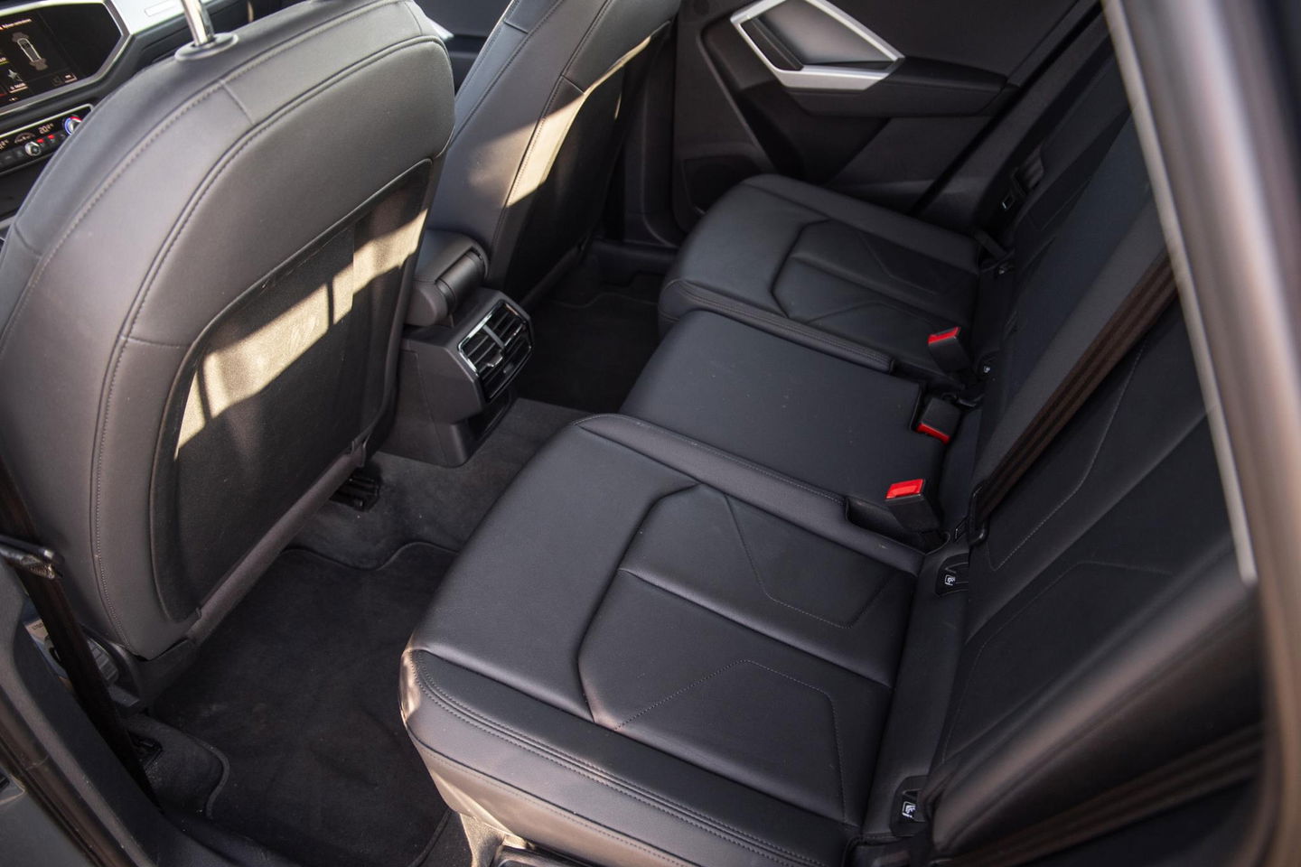 Audi Q3 45 TFSI e edition AUTOMAAT / PLUG IN HYBRID / STOELVERWARMING / LEER / VIRTUAL COCKPIT / CRUISE CONTROLE / DEALER ONDERHOUDEN