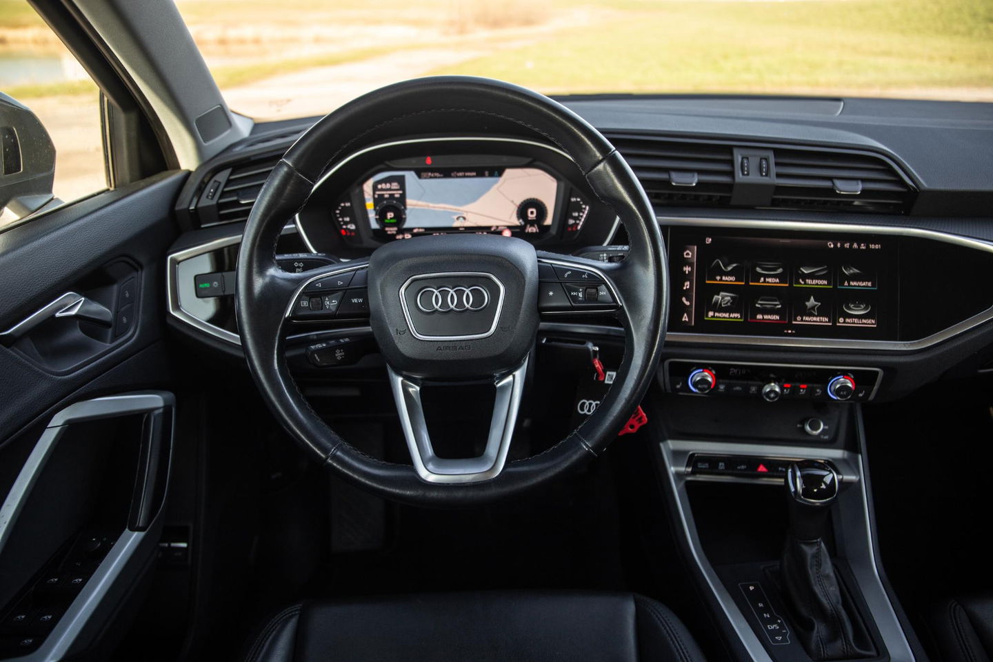 Audi Q3 45 TFSI e edition AUTOMAAT / PLUG IN HYBRID / STOELVERWARMING / LEER / VIRTUAL COCKPIT / CRUISE CONTROLE / DEALER ONDERHOUDEN