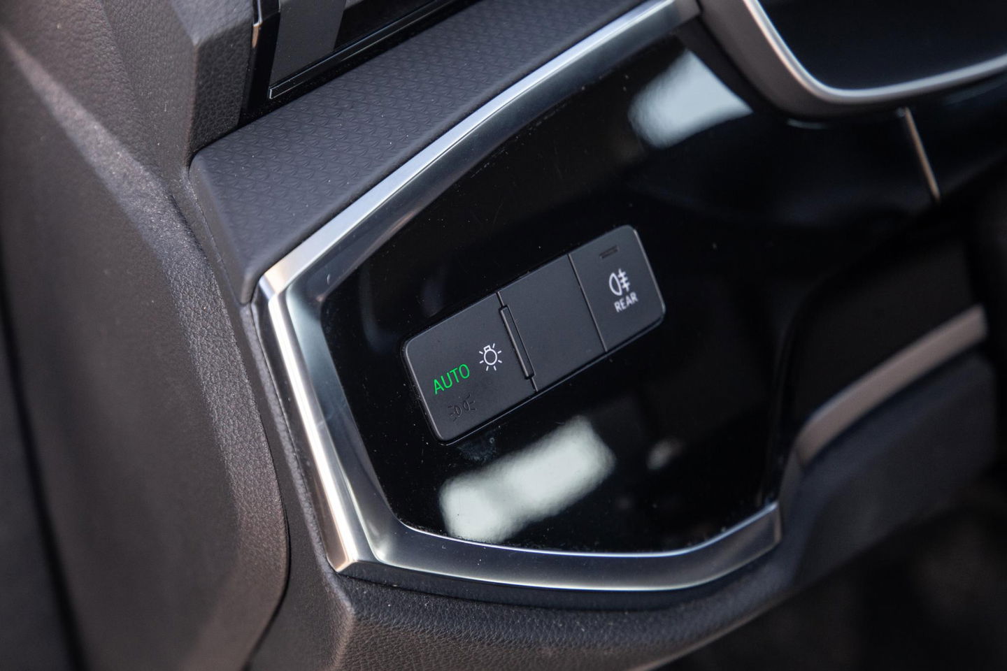 Audi Q3 45 TFSI e edition AUTOMAAT / PLUG IN HYBRID / STOELVERWARMING / LEER / VIRTUAL COCKPIT / CRUISE CONTROLE / DEALER ONDERHOUDEN