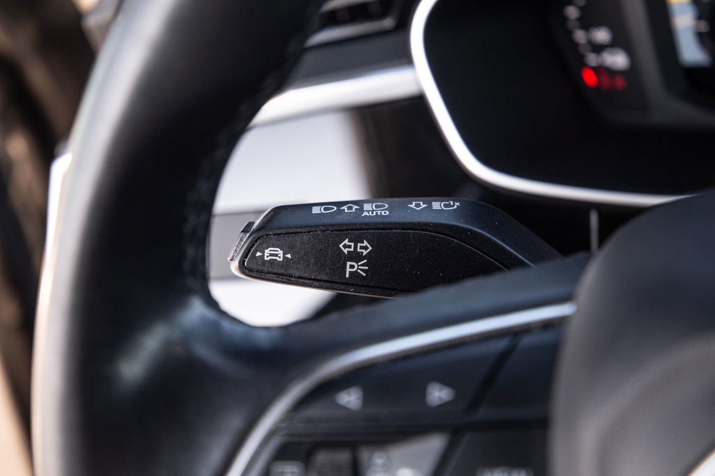 Audi Q3 45 TFSI e edition AUTOMAAT / PLUG IN HYBRID / STOELVERWARMING / LEER / VIRTUAL COCKPIT / CRUISE CONTROLE / DEALER ONDERHOUDEN