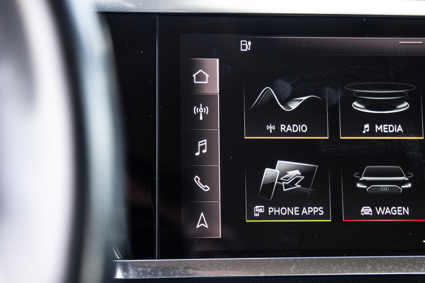 Audi Q3 45 TFSI e edition AUTOMAAT / PLUG IN HYBRID / STOELVERWARMING / LEER / VIRTUAL COCKPIT / CRUISE CONTROLE / DEALER ONDERHOUDEN