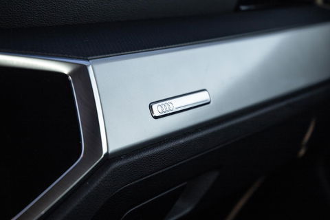 Audi Q3 45 TFSI e edition AUTOMAAT / PLUG IN HYBRID / STOELVERWARMING / LEER / VIRTUAL COCKPIT / CRUISE CONTROLE / DEALER ONDERHOUDEN