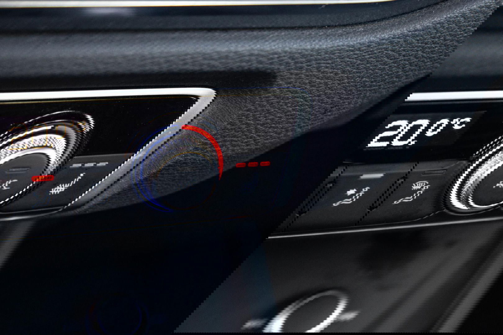 Audi Q3 45 TFSI e edition AUTOMAAT / PLUG IN HYBRID / STOELVERWARMING / LEER / VIRTUAL COCKPIT / CRUISE CONTROLE / DEALER ONDERHOUDEN