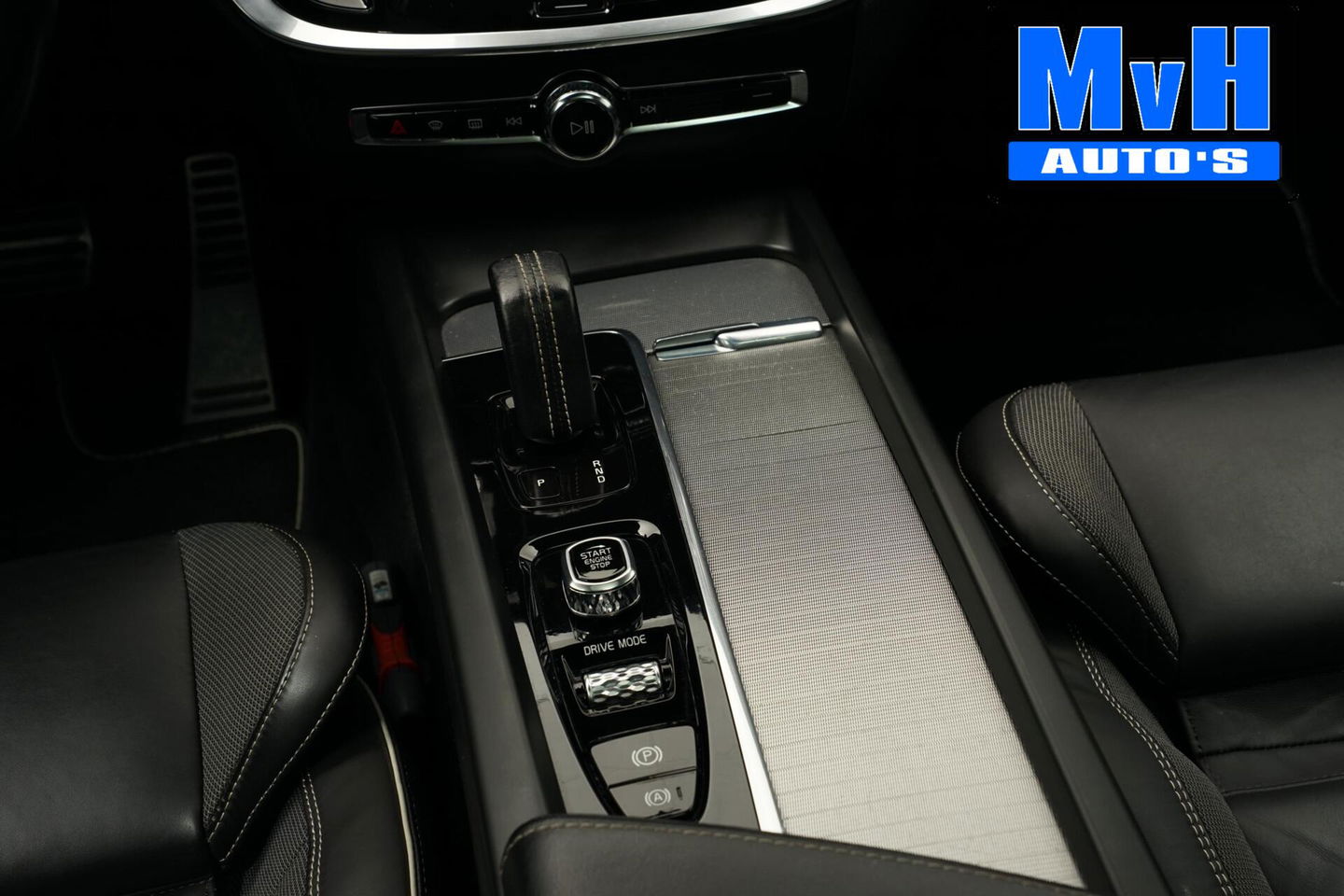 Volvo V60 2.0 B3 R-Design|PANO|STOEL/STUUR.VERW|AUTO.PILOT