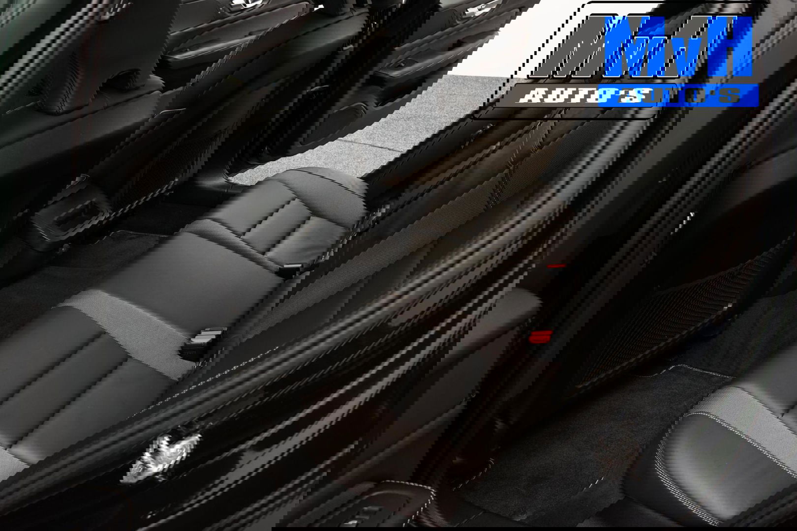 Volvo V60 2.0 B3 R-Design|PANO|STOEL/STUUR.VERW|AUTO.PILOT