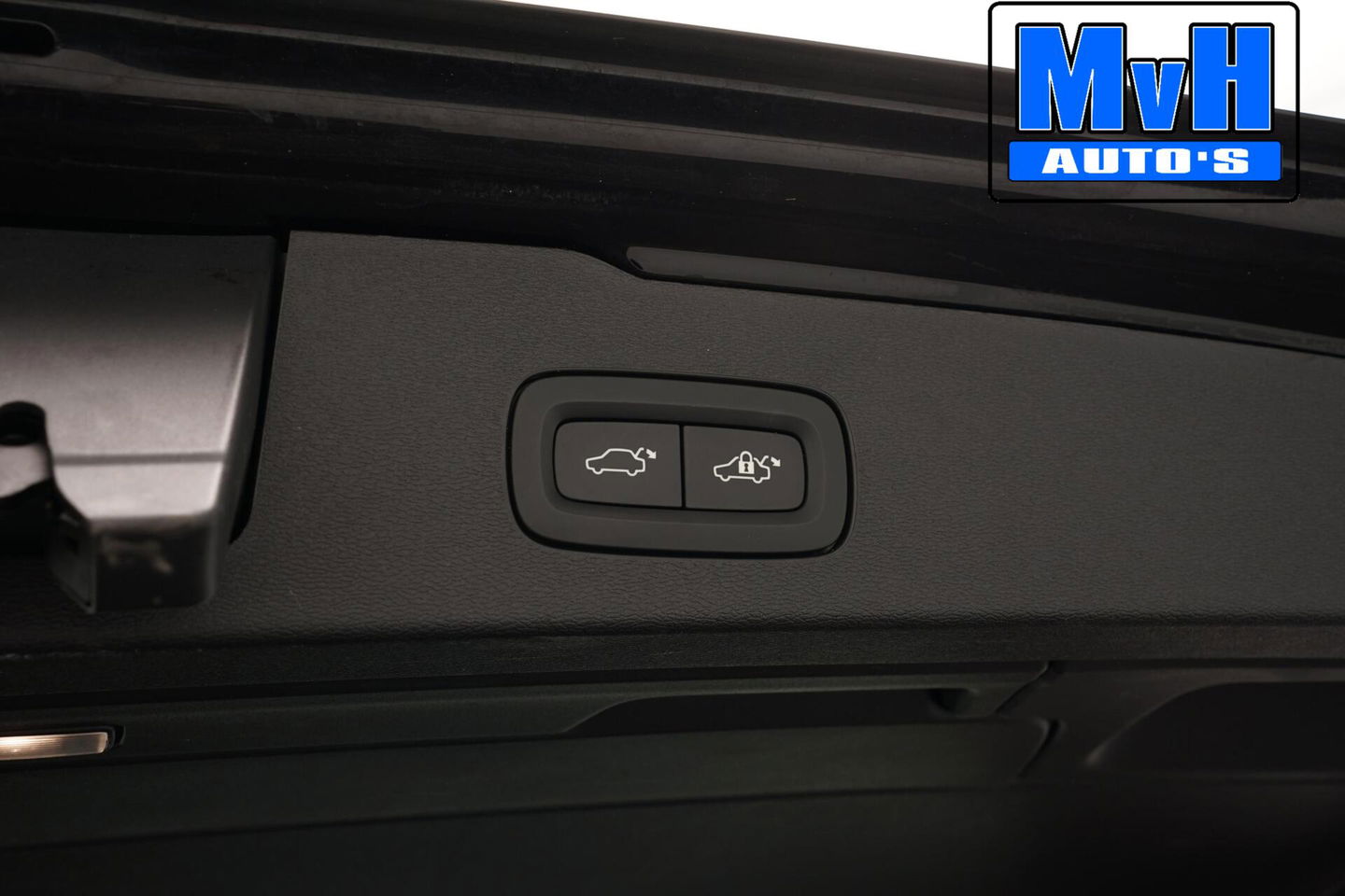 Volvo V60 2.0 B3 R-Design|PANO|STOEL/STUUR.VERW|AUTO.PILOT