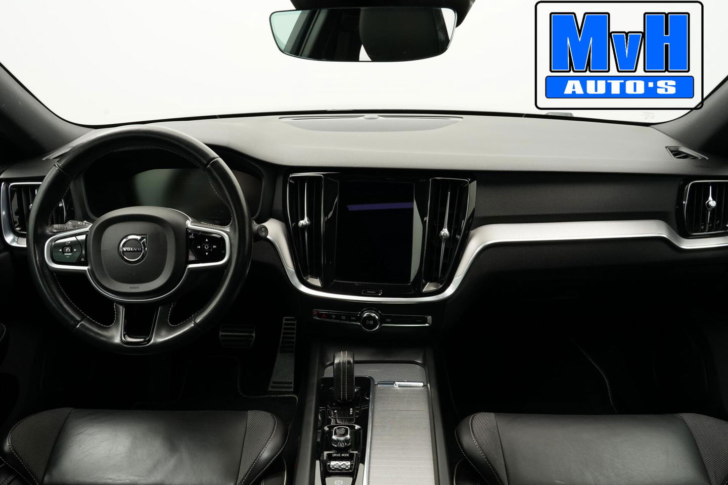 Volvo V60 2.0 B3 R-Design|PANO|STOEL/STUUR.VERW|AUTO.PILOT