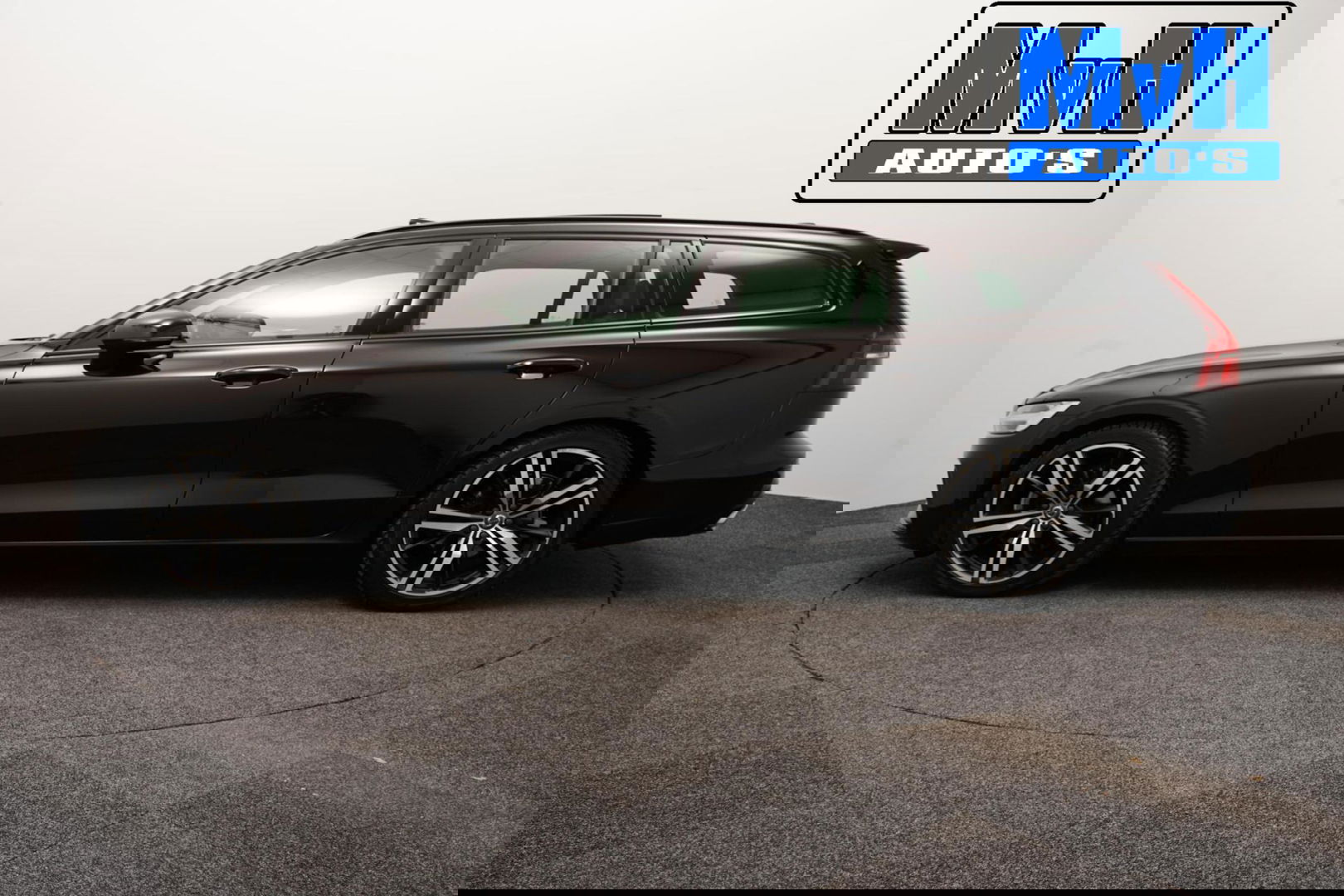 Volvo V60 2.0 B3 R-Design|PANO|STOEL/STUUR.VERW|AUTO.PILOT