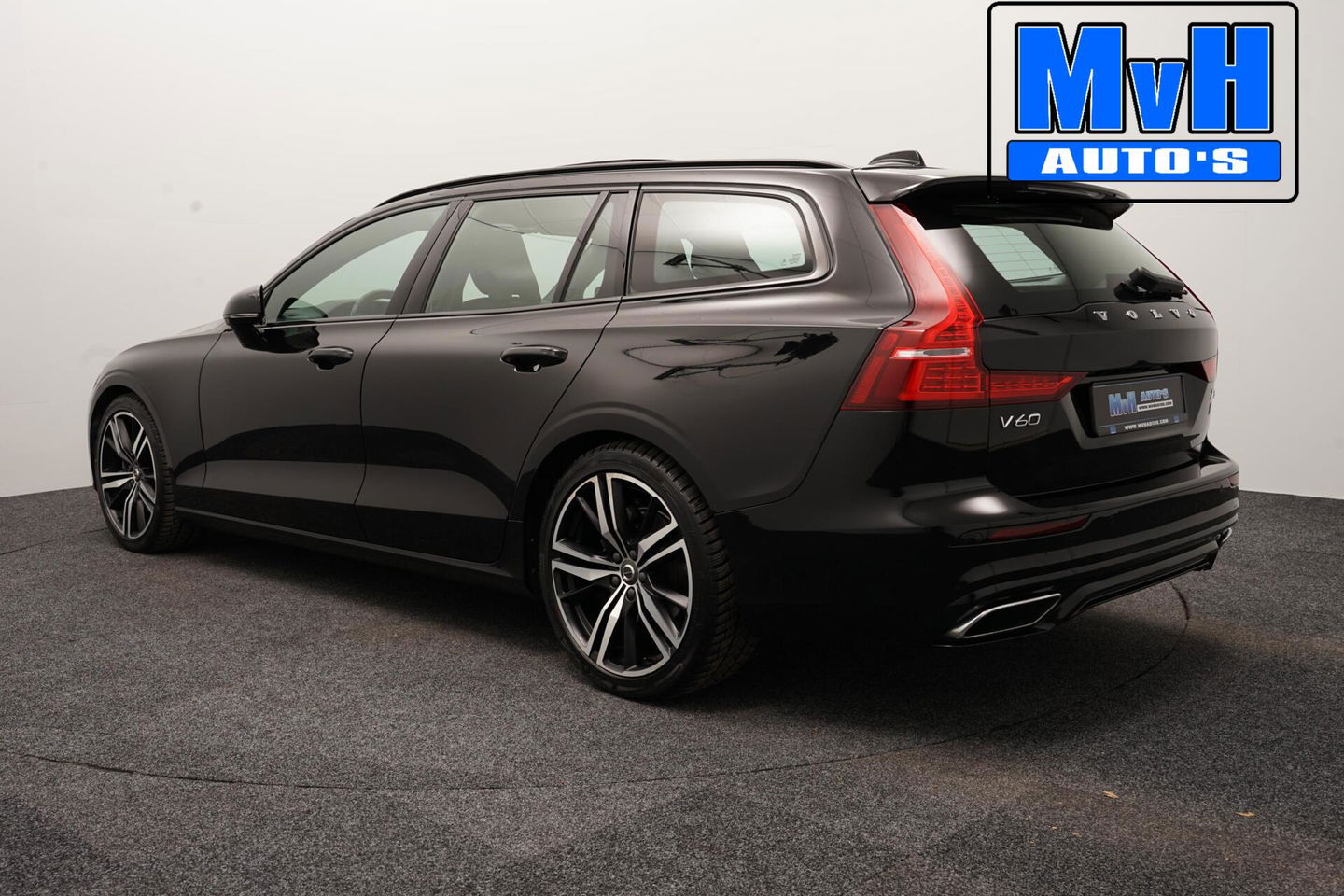 Volvo V60 2.0 B3 R-Design|PANO|STOEL/STUUR.VERW|AUTO.PILOT