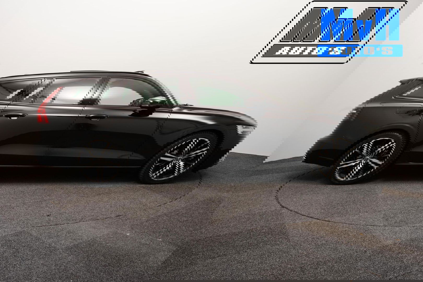 Volvo V60 2.0 B3 R-Design|PANO|STOEL/STUUR.VERW|AUTO.PILOT