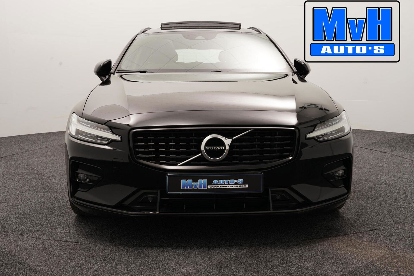 Volvo V60 2.0 B3 R-Design|PANO|STOEL/STUUR.VERW|AUTO.PILOT
