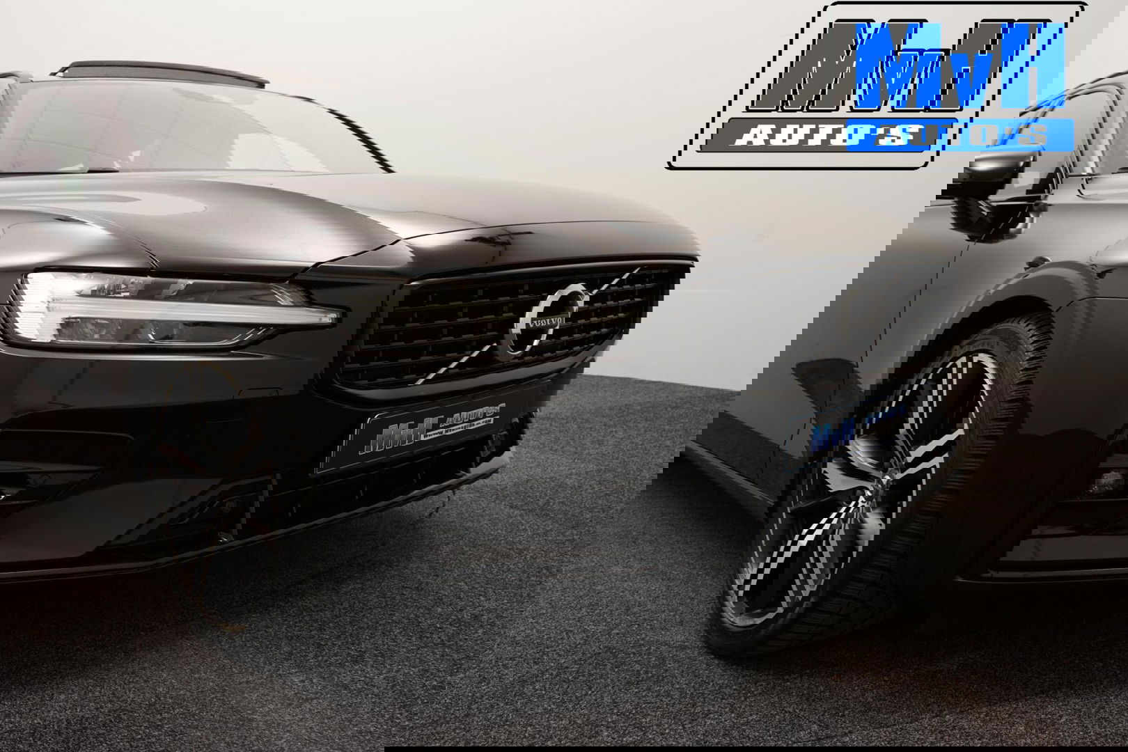 Volvo V60 2.0 B3 R-Design|PANO|STOEL/STUUR.VERW|AUTO.PILOT