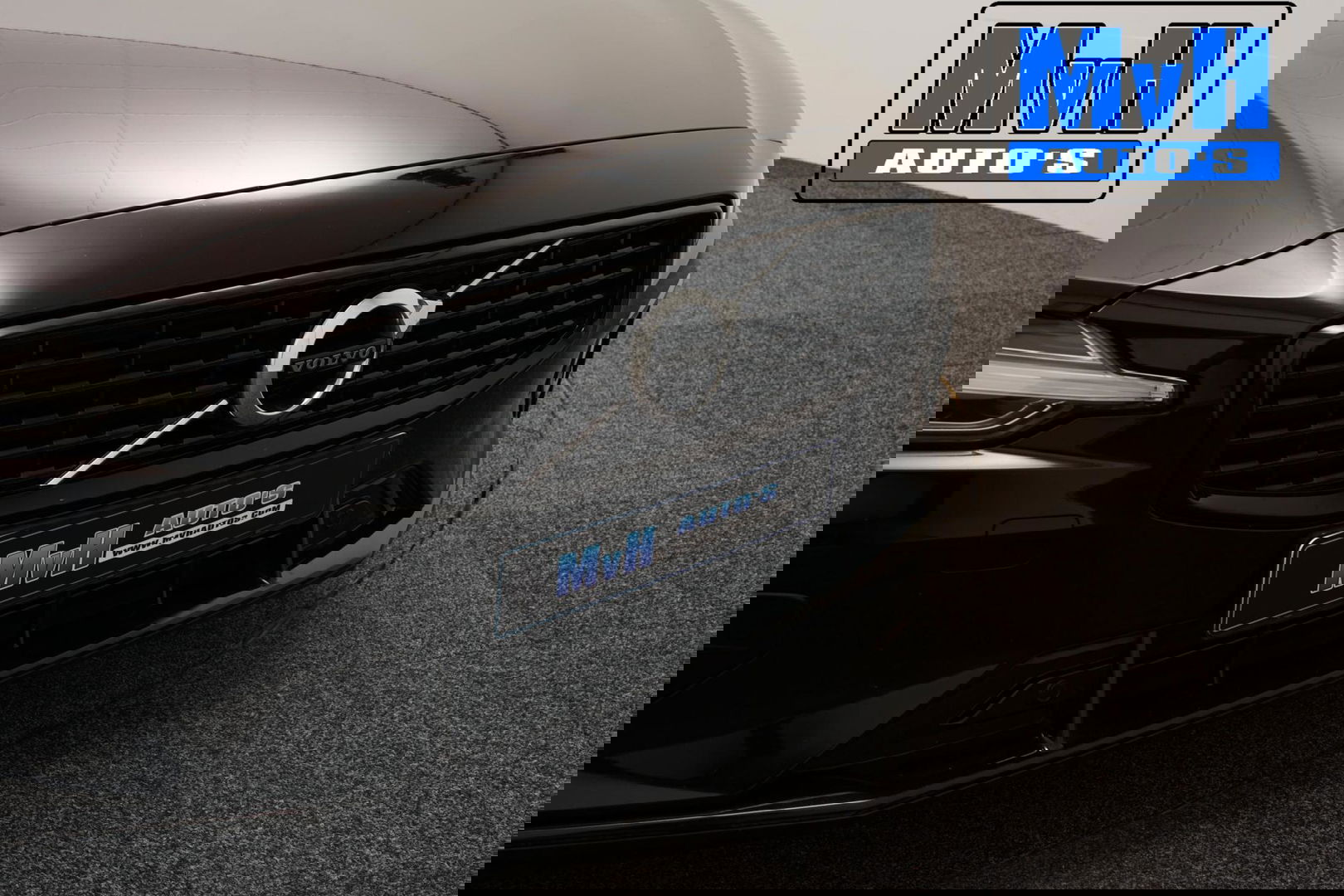 Volvo V60 2.0 B3 R-Design|PANO|STOEL/STUUR.VERW|AUTO.PILOT