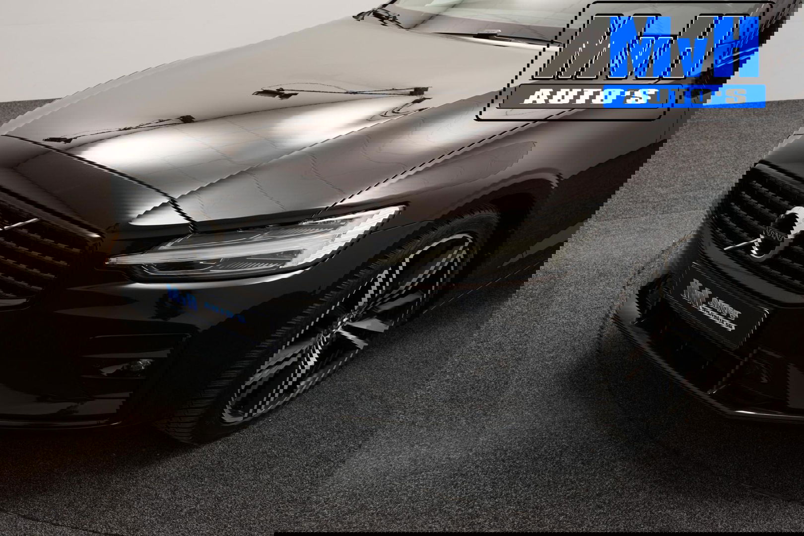 Volvo V60 2.0 B3 R-Design|PANO|STOEL/STUUR.VERW|AUTO.PILOT