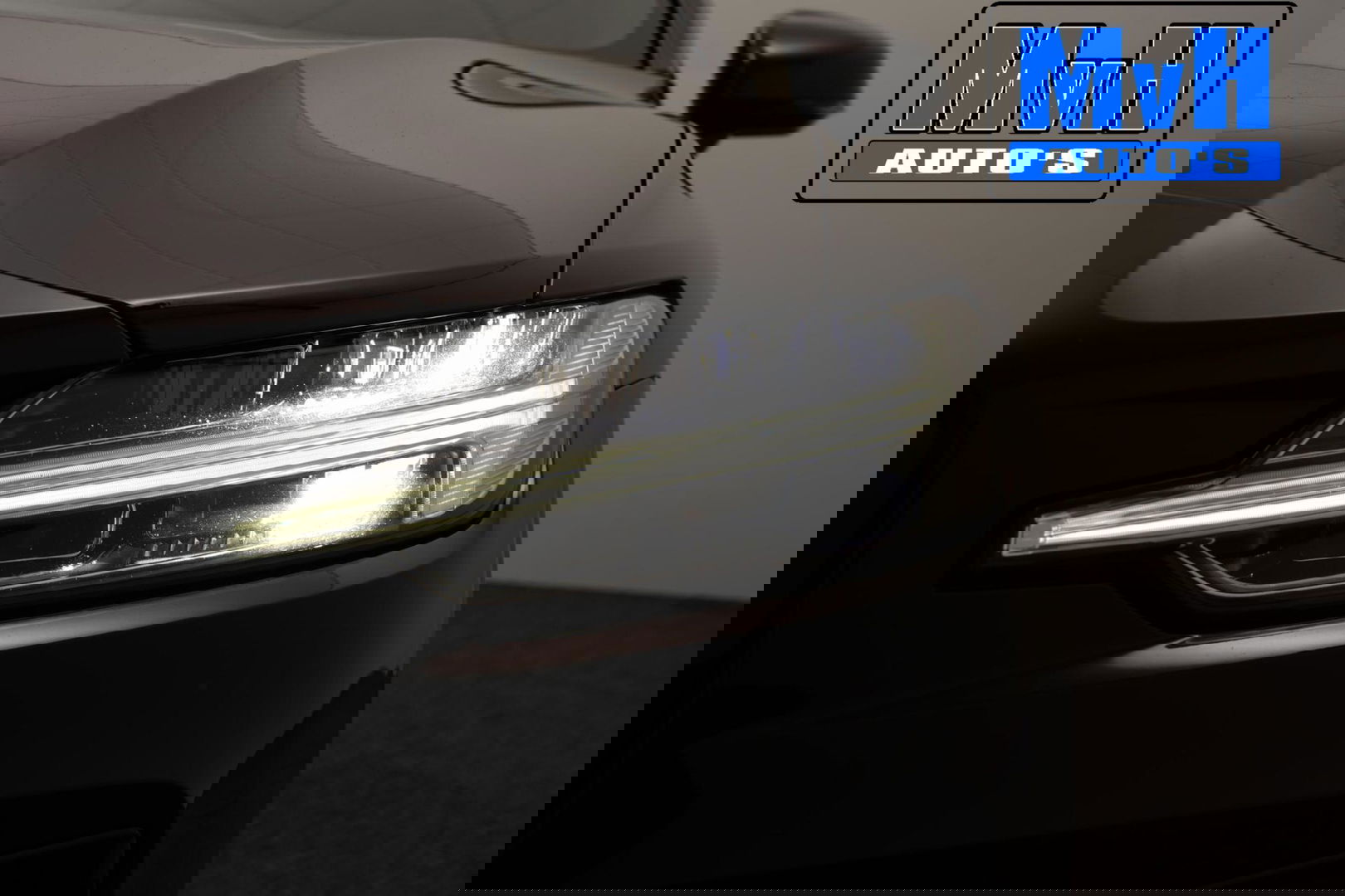 Volvo V60 2.0 B3 R-Design|PANO|STOEL/STUUR.VERW|AUTO.PILOT