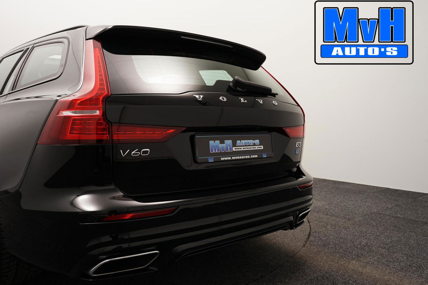 Volvo V60 2.0 B3 R-Design|PANO|STOEL/STUUR.VERW|AUTO.PILOT