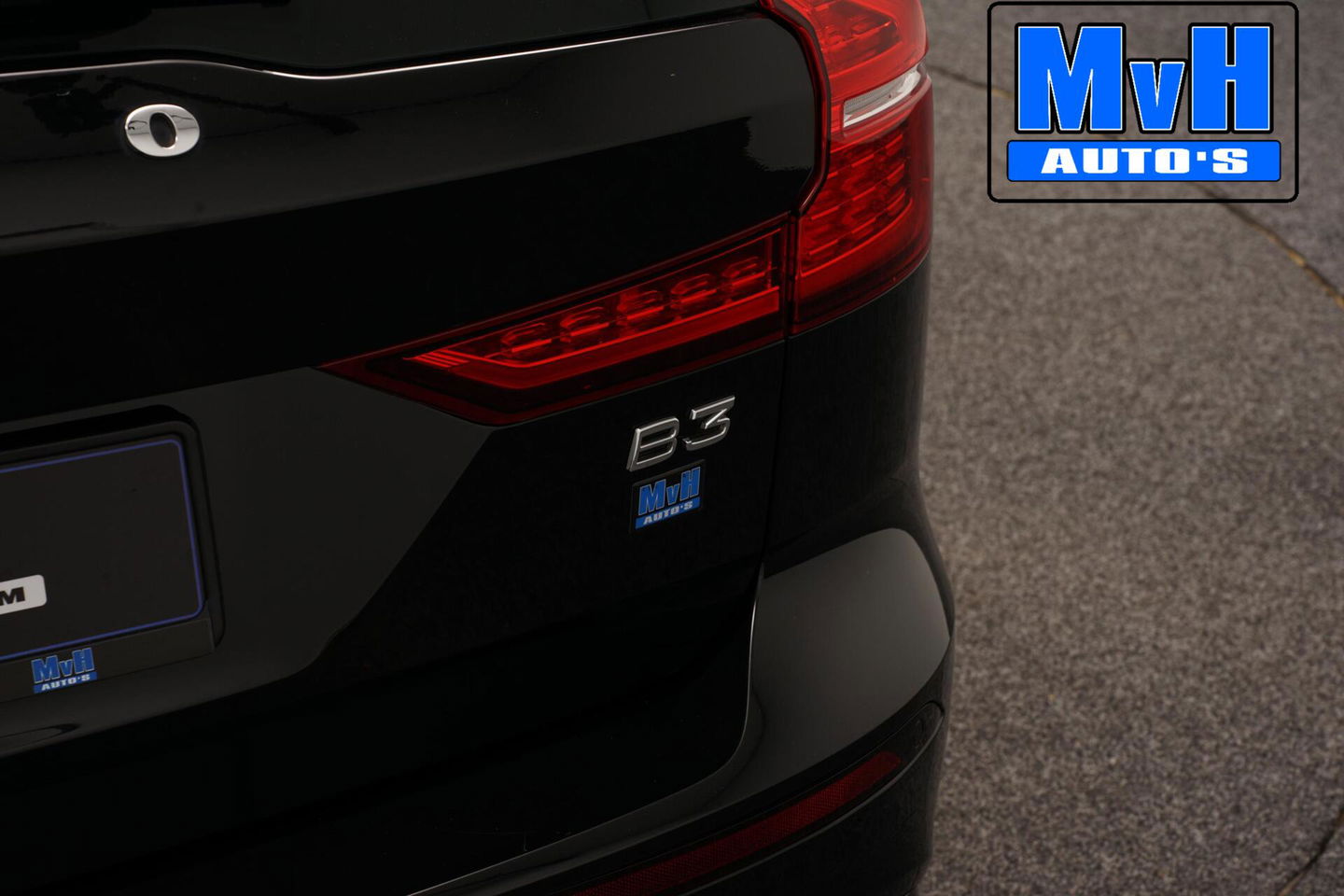 Volvo V60 2.0 B3 R-Design|PANO|STOEL/STUUR.VERW|AUTO.PILOT