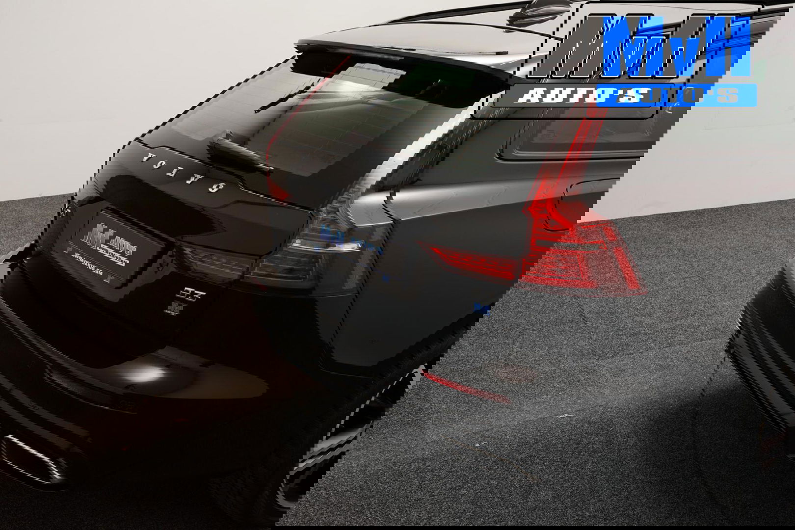 Volvo V60 2.0 B3 R-Design|PANO|STOEL/STUUR.VERW|AUTO.PILOT