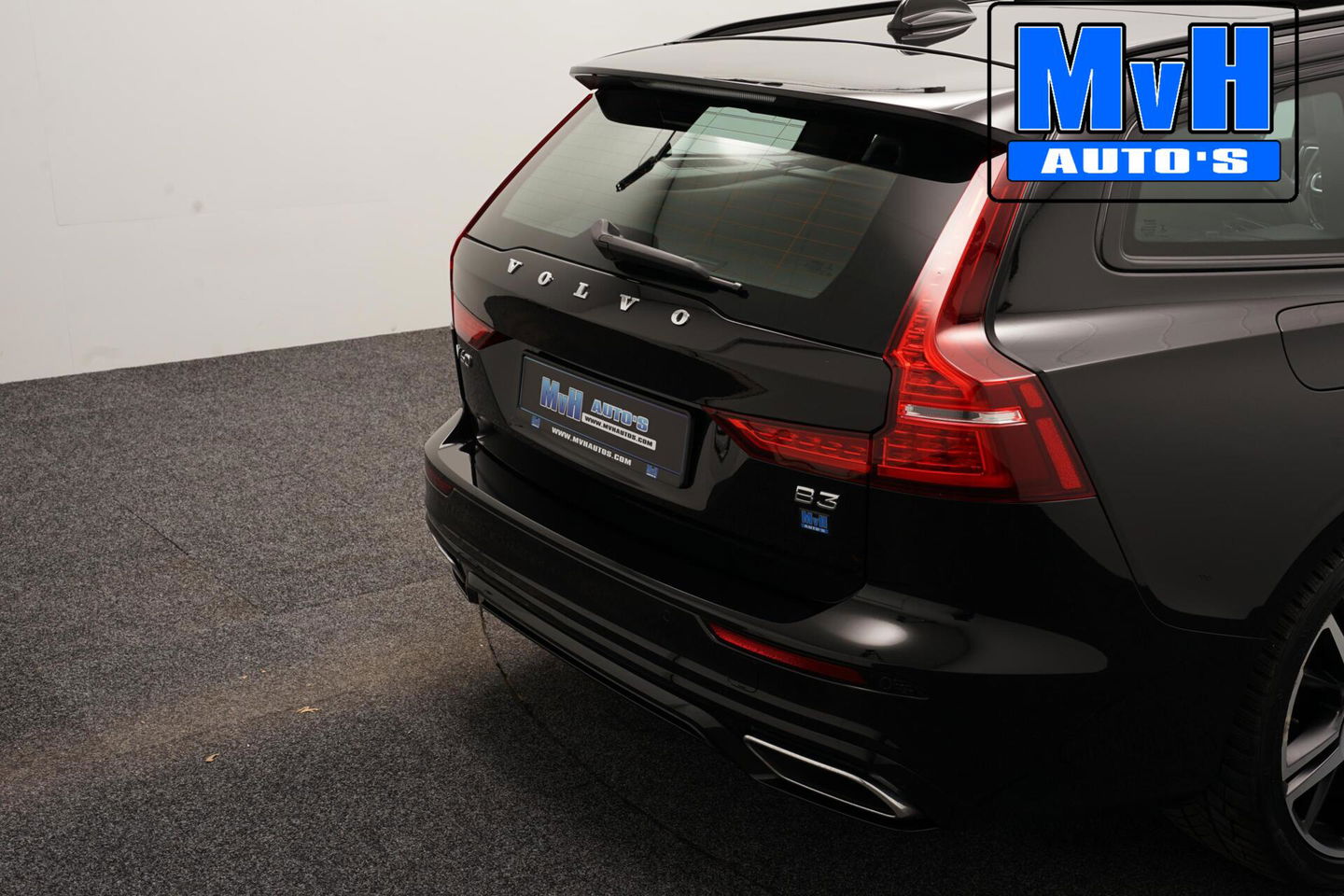 Volvo V60 2.0 B3 R-Design|PANO|STOEL/STUUR.VERW|AUTO.PILOT