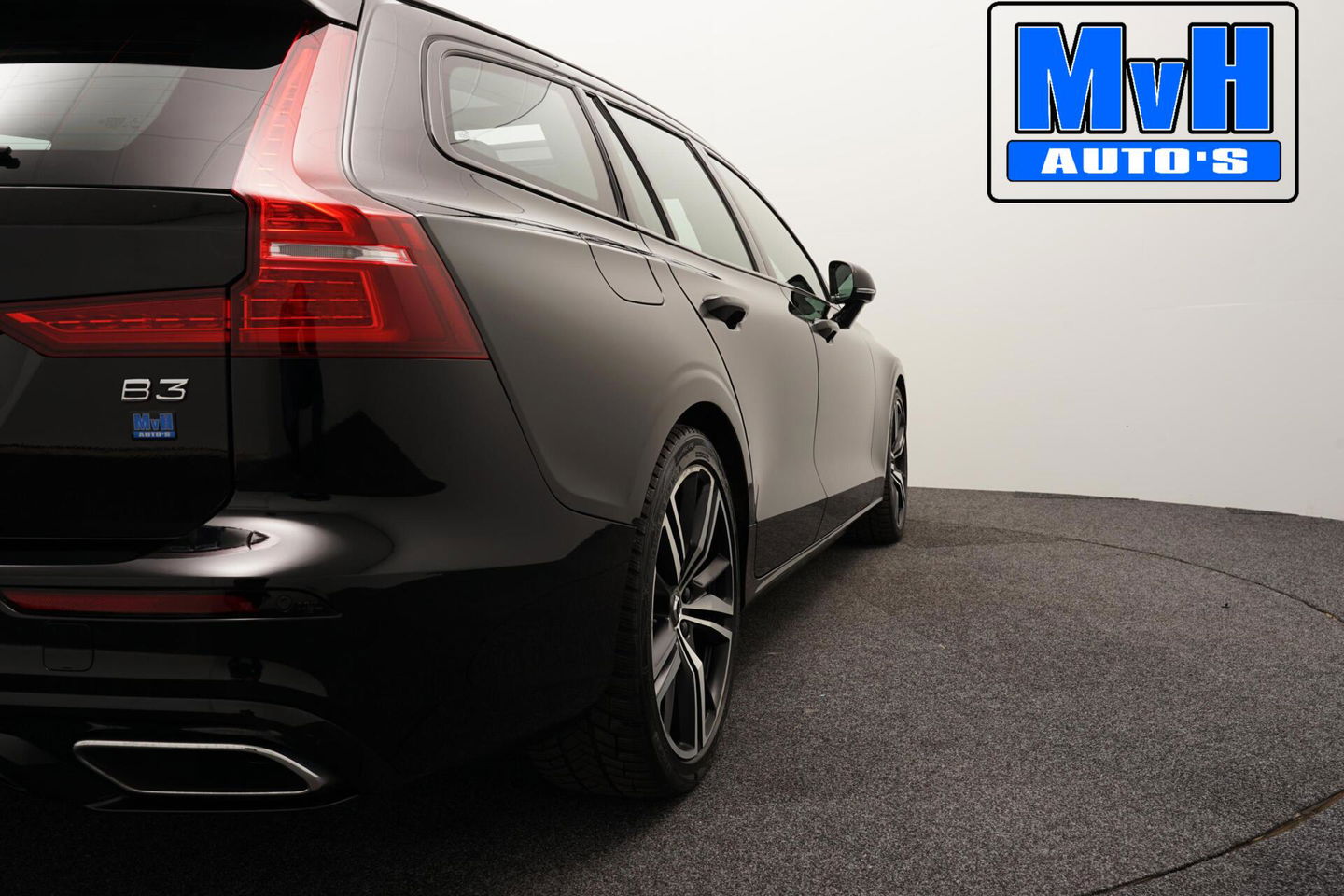 Volvo V60 2.0 B3 R-Design|PANO|STOEL/STUUR.VERW|AUTO.PILOT
