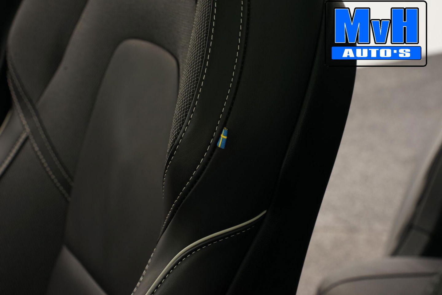 Volvo V60 2.0 B3 R-Design|PANO|STOEL/STUUR.VERW|AUTO.PILOT