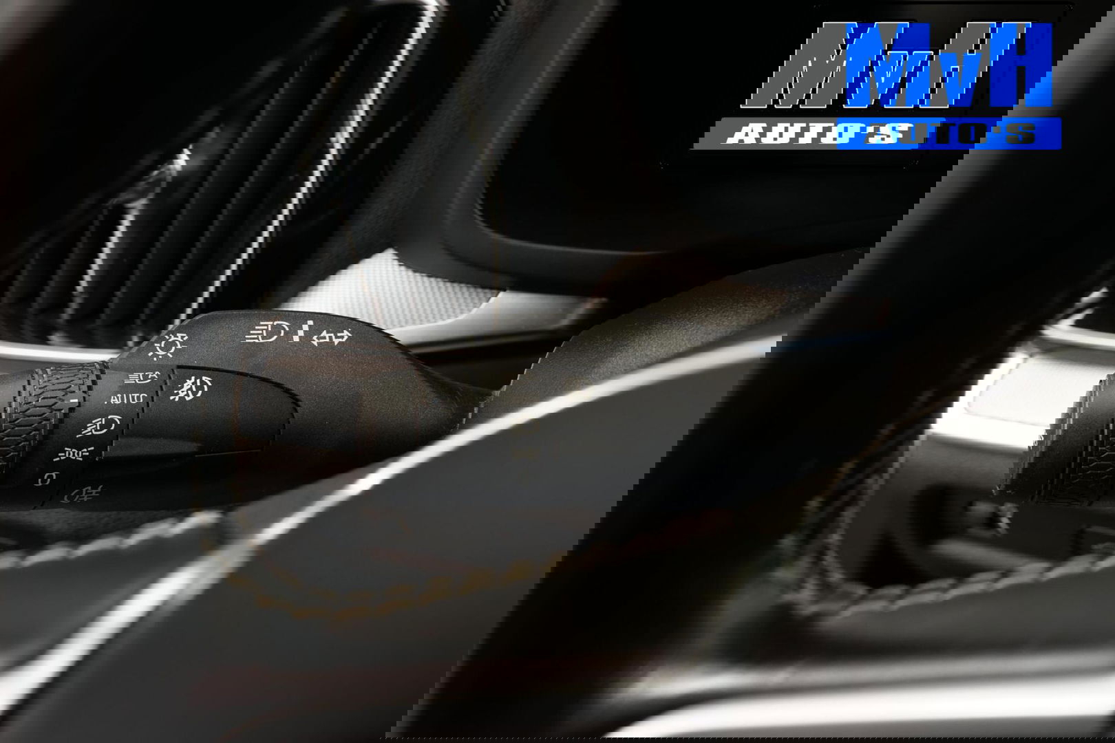 Volvo V60 2.0 B3 R-Design|PANO|STOEL/STUUR.VERW|AUTO.PILOT