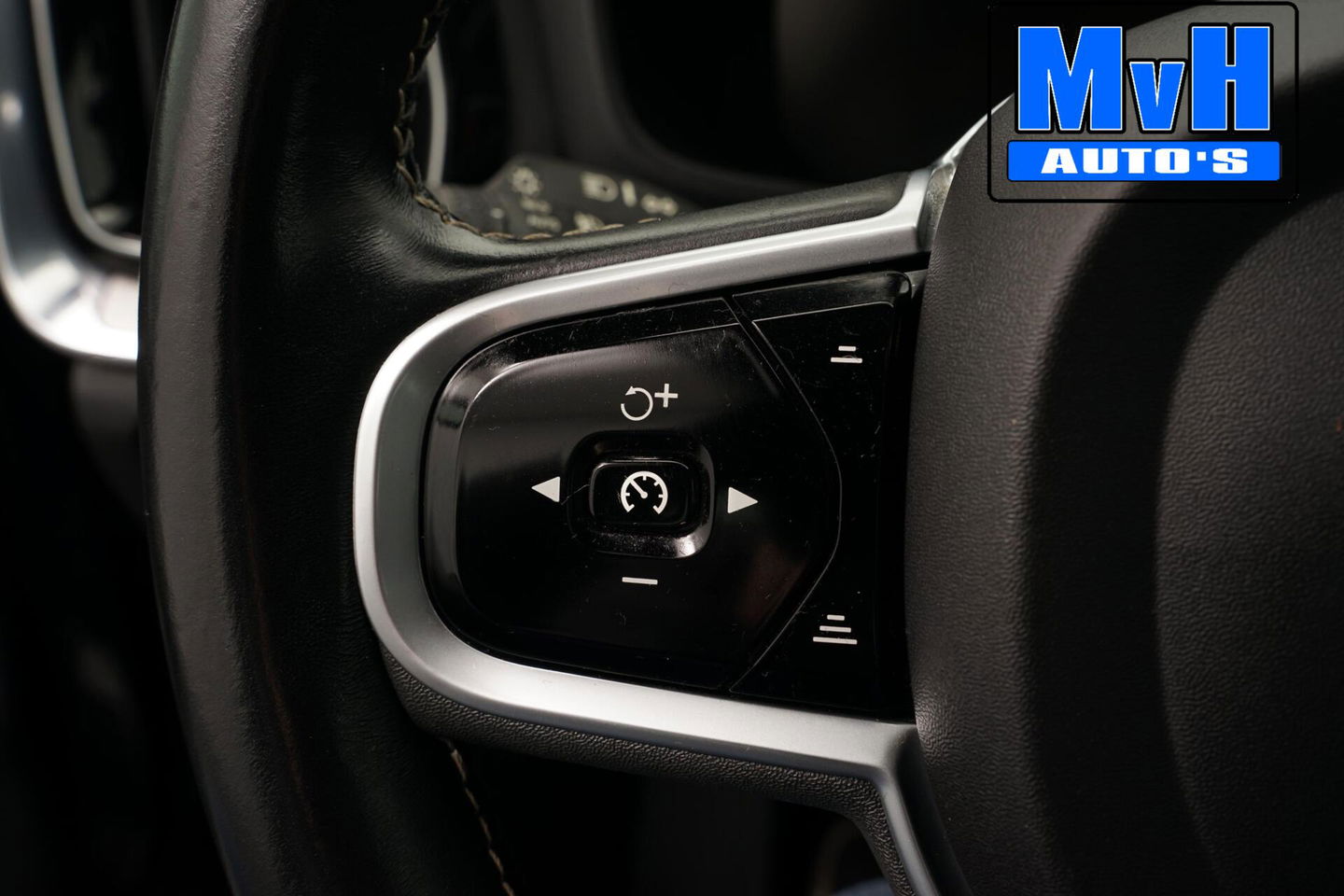 Volvo V60 2.0 B3 R-Design|PANO|STOEL/STUUR.VERW|AUTO.PILOT