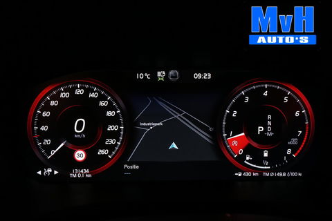 Volvo V60 2.0 B3 R-Design|PANO|STOEL/STUUR.VERW|AUTO.PILOT