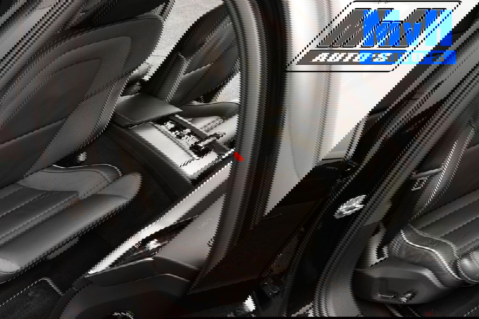 Volvo V60 2.0 B3 R-Design|PANO|STOEL/STUUR.VERW|AUTO.PILOT