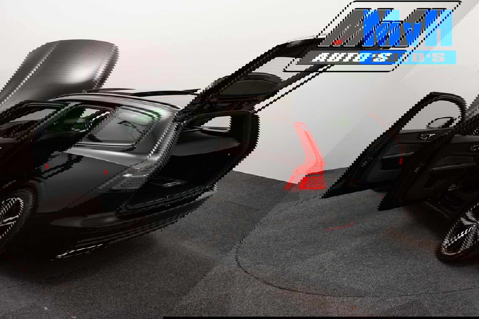 Volvo V60 2.0 B3 R-Design|PANO|STOEL/STUUR.VERW|AUTO.PILOT