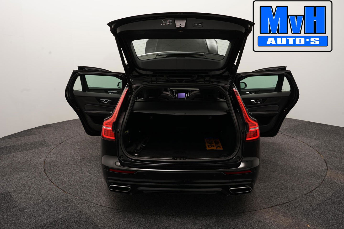 Volvo V60 2.0 B3 R-Design|PANO|STOEL/STUUR.VERW|AUTO.PILOT