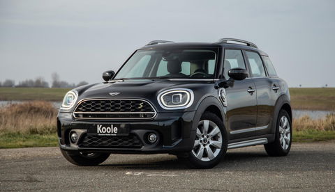 MINI Countryman 1.5 Cooper S E ALL4 Essential CAMERA / NAVI / CARPLAY / AIRCO / ZWART / STOELVERWARMING