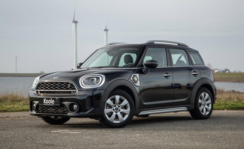 MINI Countryman 1.5 Cooper S E ALL4 Essential CAMERA / NAVI / CARPLAY / AIRCO / ZWART / STOELVERWARMING