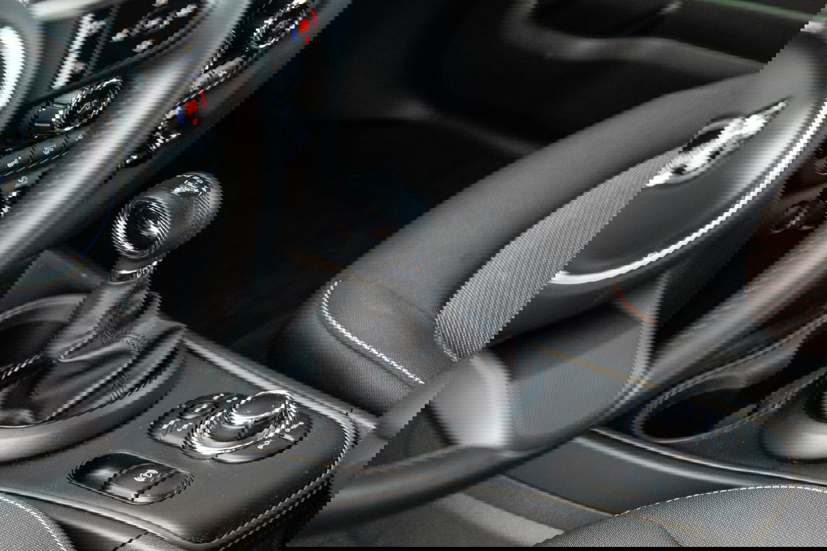 MINI Countryman 1.5 Cooper S E ALL4 Essential CAMERA / NAVI / CARPLAY / AIRCO / ZWART / STOELVERWARMING