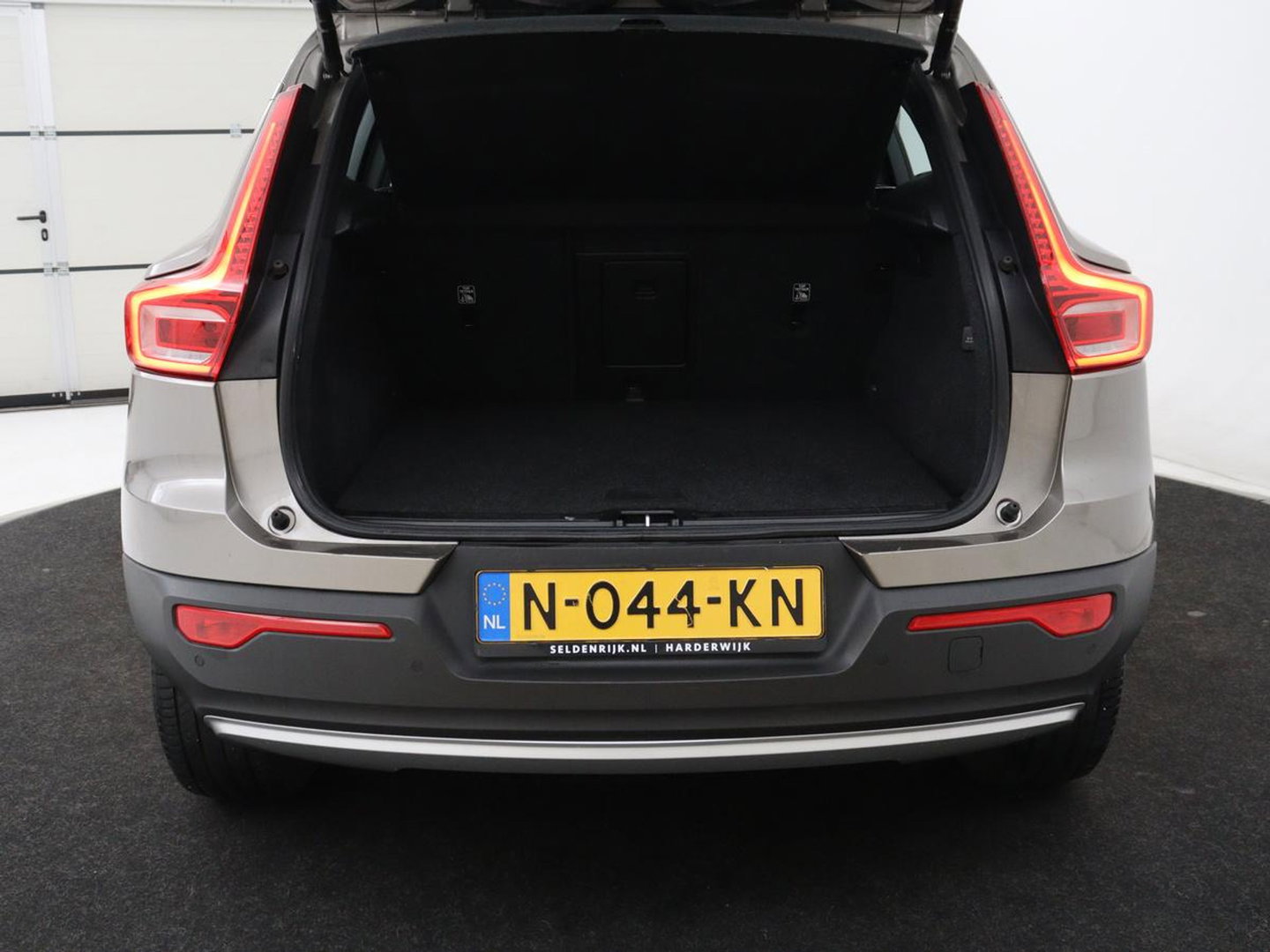 Volvo XC40 1.5 T5 Recharge Inscription Expression | Stoel & stuurverwarming | 360 Camera | Adaptive cruise | Harman/Kardon | Carplay | Navigatie | Full LED | PHEV | Plug In