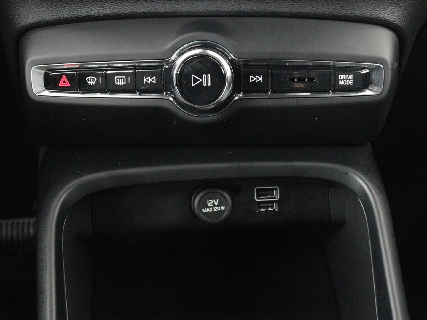 Volvo XC40 1.5 T5 Recharge Inscription Expression | Stoel & stuurverwarming | 360 Camera | Adaptive cruise | Harman/Kardon | Carplay | Navigatie | Full LED | PHEV | Plug In