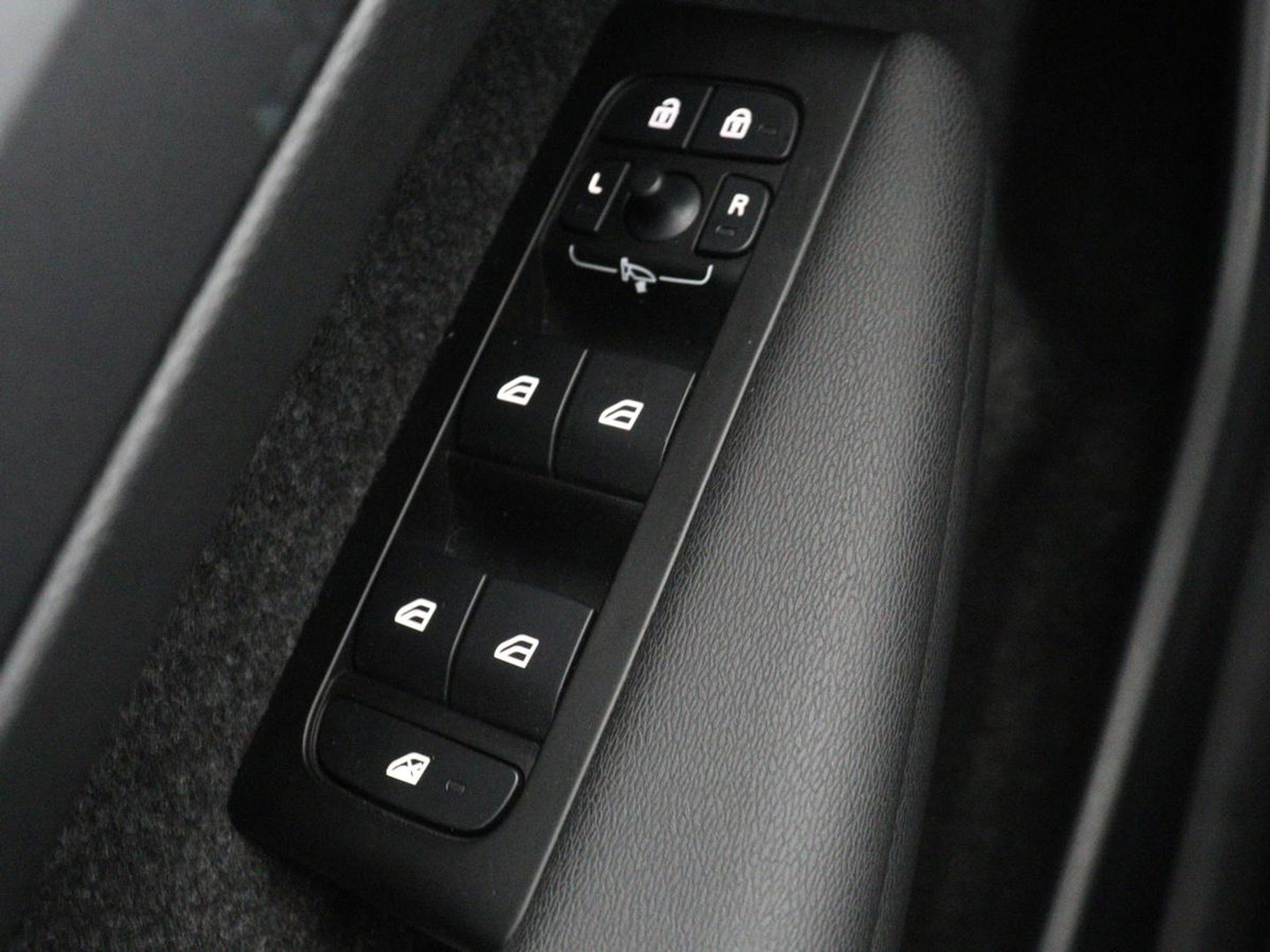 Volvo XC40 1.5 T5 Recharge Inscription Expression | Stoel & stuurverwarming | 360 Camera | Adaptive cruise | Harman/Kardon | Carplay | Navigatie | Full LED | PHEV | Plug In