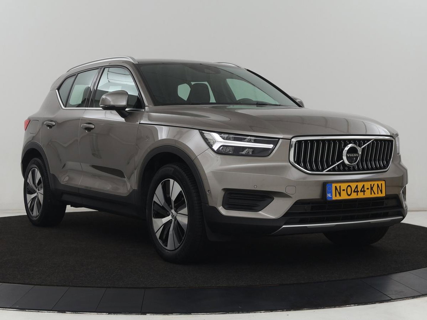 Volvo XC40 1.5 T5 Recharge Inscription Expression | Stoel & stuurverwarming | 360 Camera | Adaptive cruise | Harman/Kardon | Carplay | Navigatie | Full LED | PHEV | Plug In